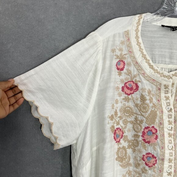 Andree by Unit Top Women 1X Floral Embroidered Short‎ Sleeve Lightweight Blouse - Picture 6 of 12